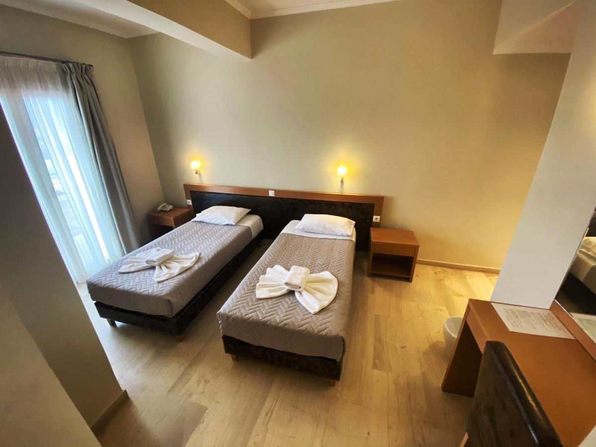 Cosmos Hotel 瓦西利基 外观 照片