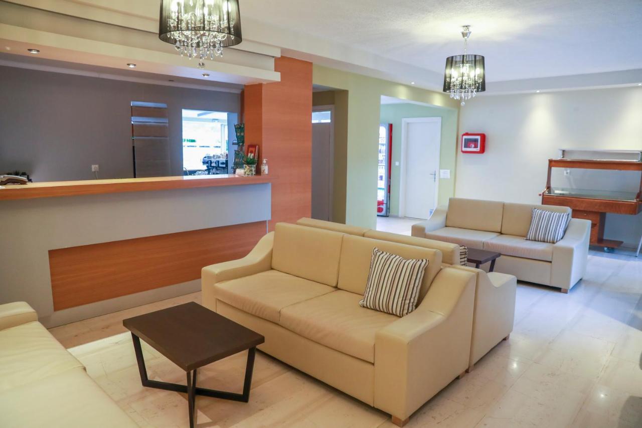 Cosmos Hotel 瓦西利基 外观 照片