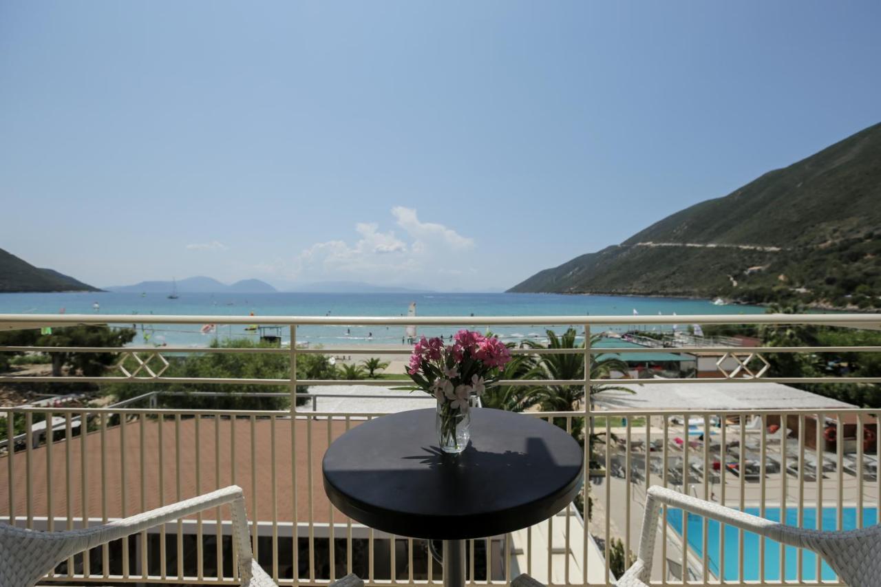 Cosmos Hotel 瓦西利基 外观 照片